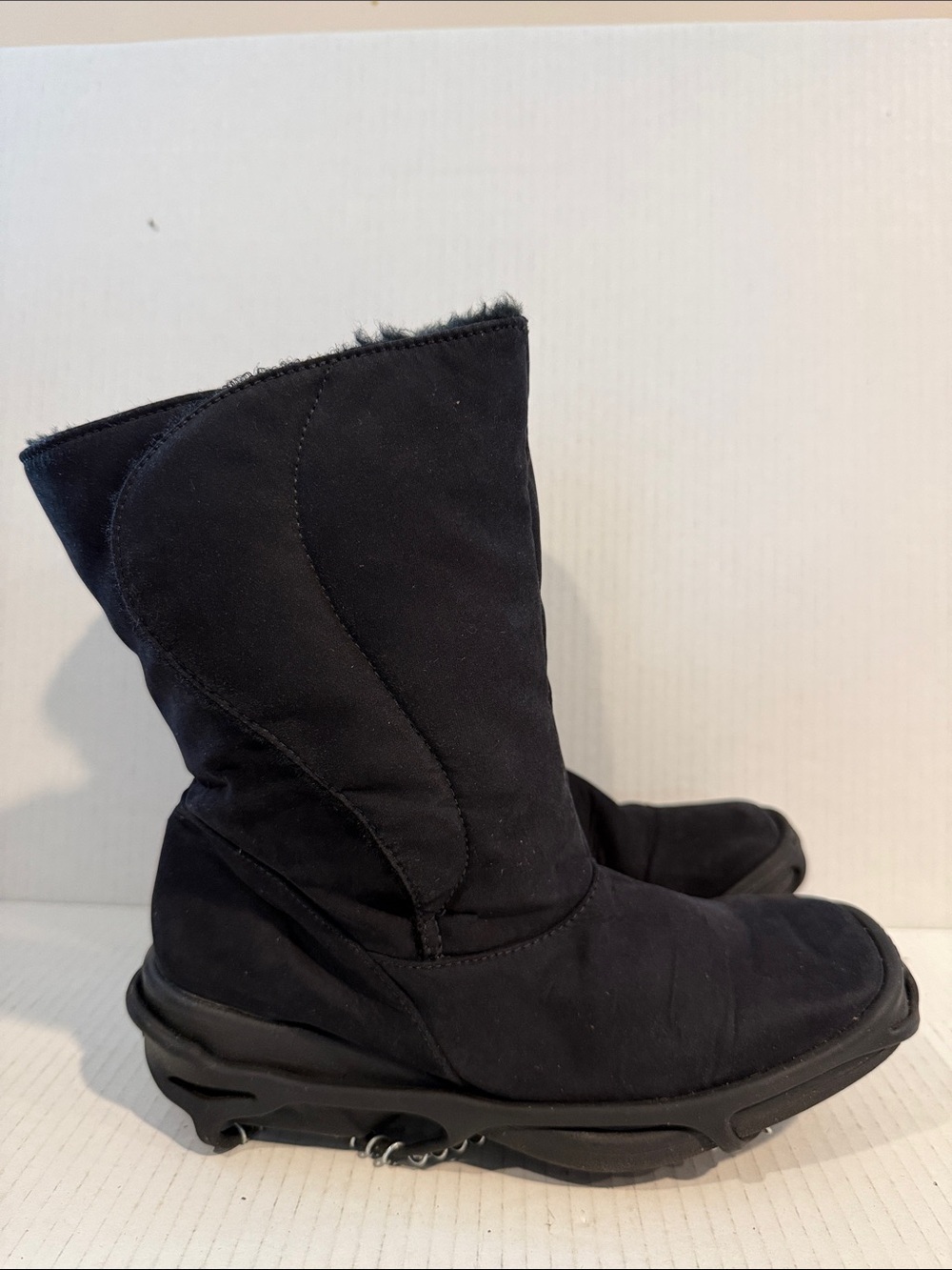 Toe Warmers Canada Black Winter Mid-Calf Boots with Traction Cleats (sz 7)
